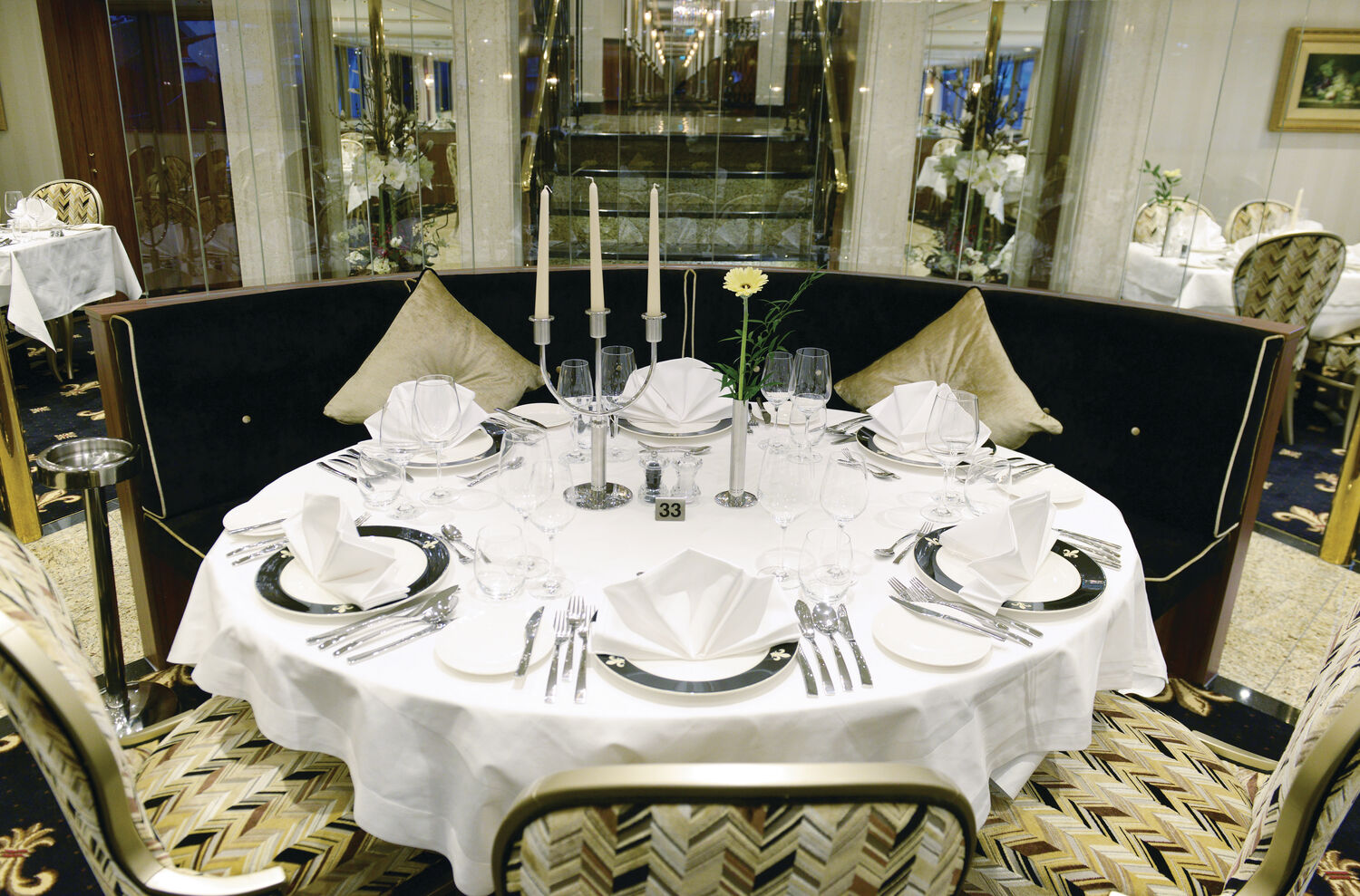 MS Jane Austen - Main Restaurant